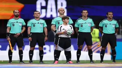 المخادمة وجلال.. حكمان عربيان يواصلان المشوار