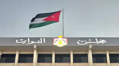 النسور نائبا أولا للرئيس والملقي نائبا