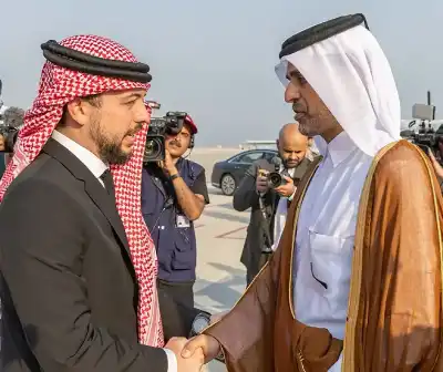 ولي العهد يصل إلى الدوحة لتقديم