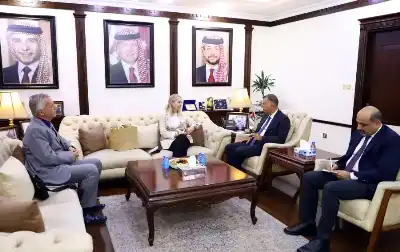 الفراية يبحث مع السفيرة الهولندية تعزيز