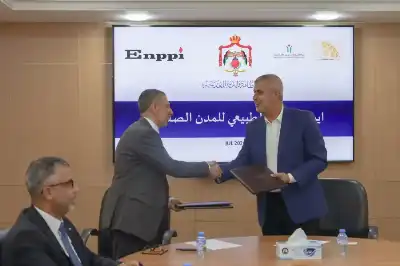 الخرابشة يوقع اتفاقية لإعداد وثائق عطاء