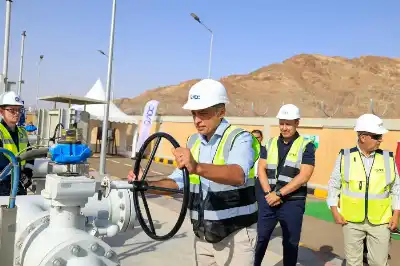رئيس الوزراء يفتتح محطّة للغاز الطبيعي