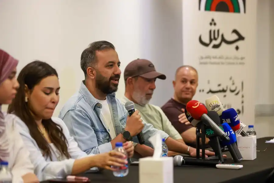 مدار الساعة,أخبار ثقافية,وسائل التواصل الاجتماعي
