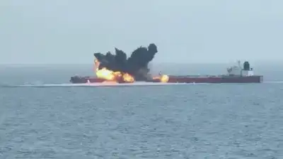 الحوثيون يعلنون استهداف ناقلة نفط سعودية