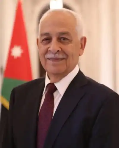 حين حاولوا إبعاده… أصبح هو المشهد