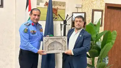 جامعة الزرقاء تزور قيادة مجموعة مراسم