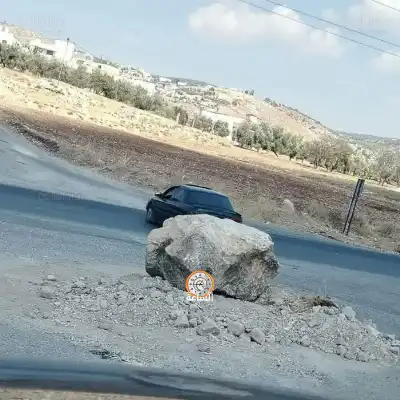 صخرة لحماية محبس المياة من العبث