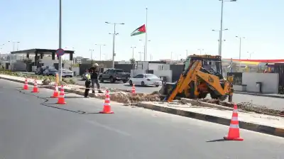 إغلاق كلي لمسارب شارع السلام لتركيب