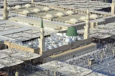 أربعة عشر قرنا في حبّ النبي