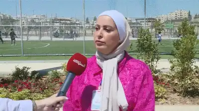 طبقة مطاطية على مضمار حديقة النشامى