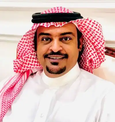 الإعلامي السعودي فواز الشريف يدخل على