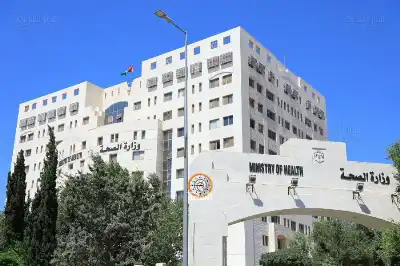 الأردن: 16 طبيبا وممرضا فقدوا وظائفهم