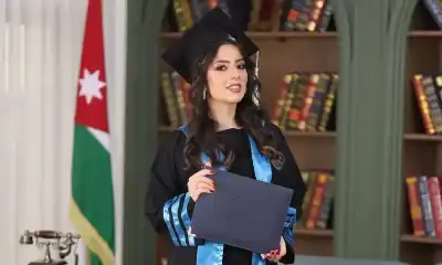العطيات تهنئ ابنتها لجين
