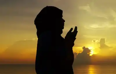 أنت من الأولين.. بشارة النبوة لأم