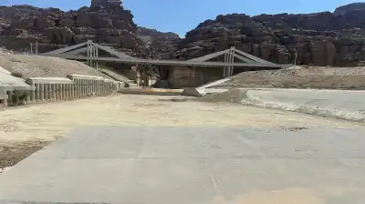 الأشغال تنجز حماية جسر زرقاء ماعين