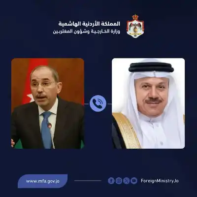 الصفدي يتلقى اتصالا هاتفيا من نظيره