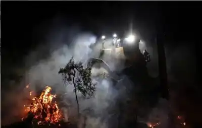 جحيم آتيكا: النيران تحاصر شرق اليونان