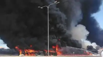 السيطرة على حريق صهريج محمل بمادة