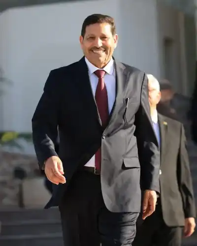 النائب عليمات يغادر المستشفى بعد وعكة