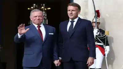 الملك يصل إلى مقر انعقاد اجتماعات