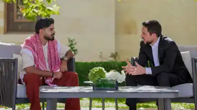 ولي العهد يلتقي صانع المحتوى والرحالة