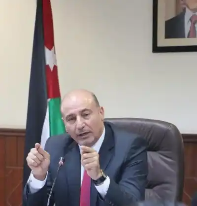الملك وندم نانسي بيلوسي