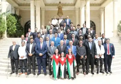 العيسوي يلتقي وفدا من أبناء عشيرة