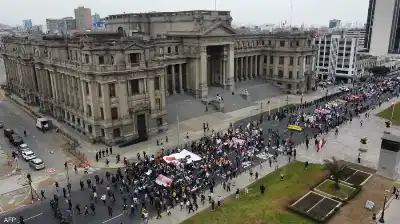في مصادفة غريبة.. هتلر موسوليني رئيسا