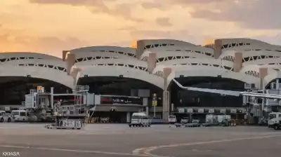 الحوثيون يعلنون استهداف مطار الرياض بصاروخ