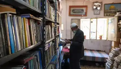 لماذا يباع الكتاب بدولارين في دولة