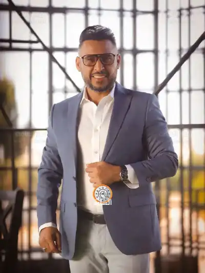 الفنان أيهم البشتاوي يرقد على سرير