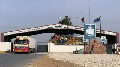 فتح معبر نصيب الحدودي بالاتجاهين.. والشاحنات