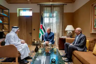 الملك يستقبل آل ثاني: العلاقات بين