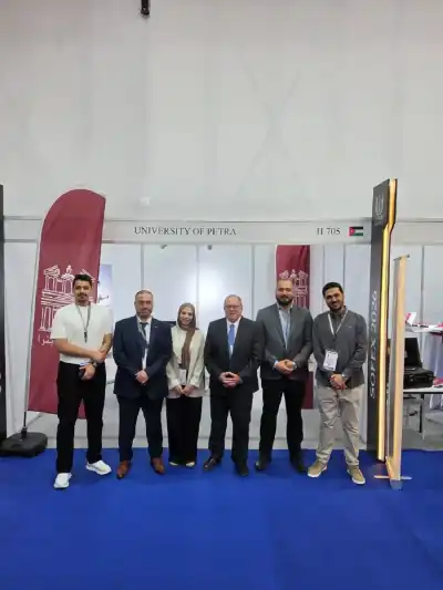 جامعة البترا تعرض ثلاثة مشاريع للذكاء