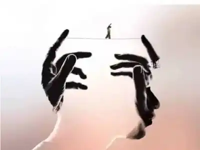 حكم تكفير المصرّ على المعصية أو