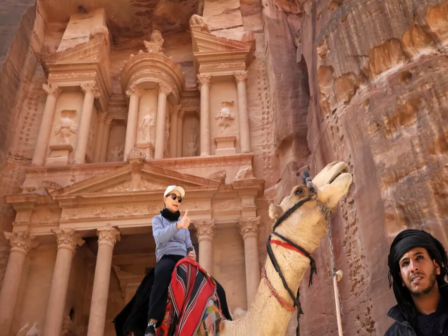 السياحة: معاملة السائح العربي كالأردني برسوم