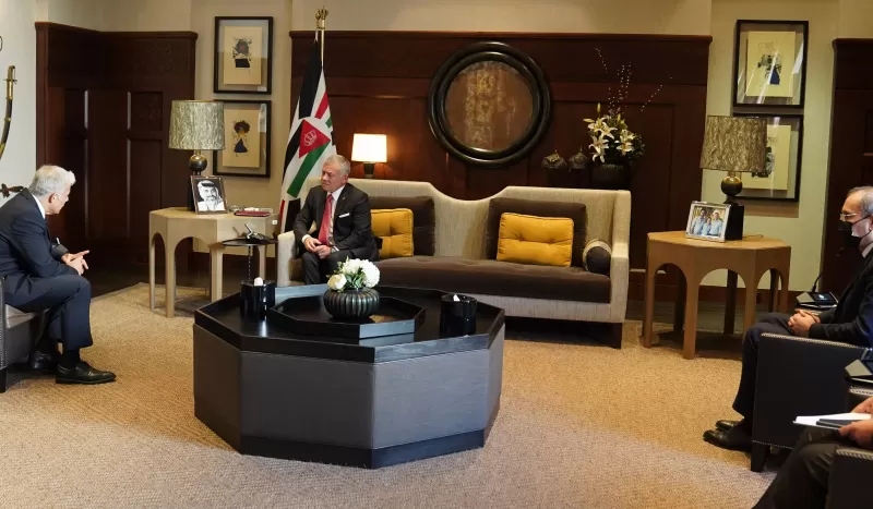 الملك يلتقي وزير الخارجية الإسرائيلي يائير
