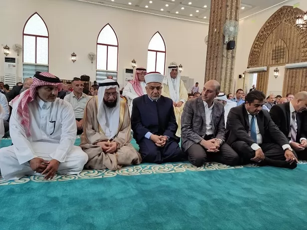 الخلايلة يفتتح بحضور آل ثاني مسجد